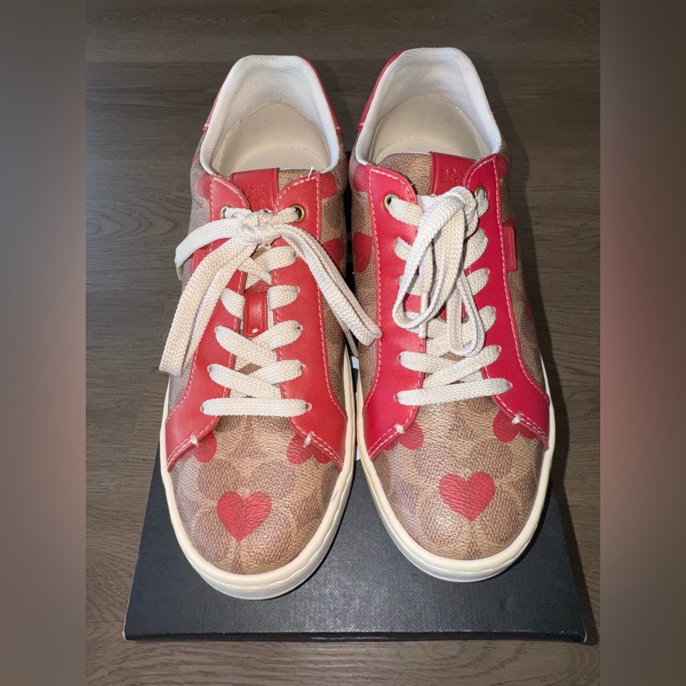 ‼️SOLD‼️Coach Lowline Low Top Sneakers In Signature Canvas With Res Heart Print - Picture 4 of 15